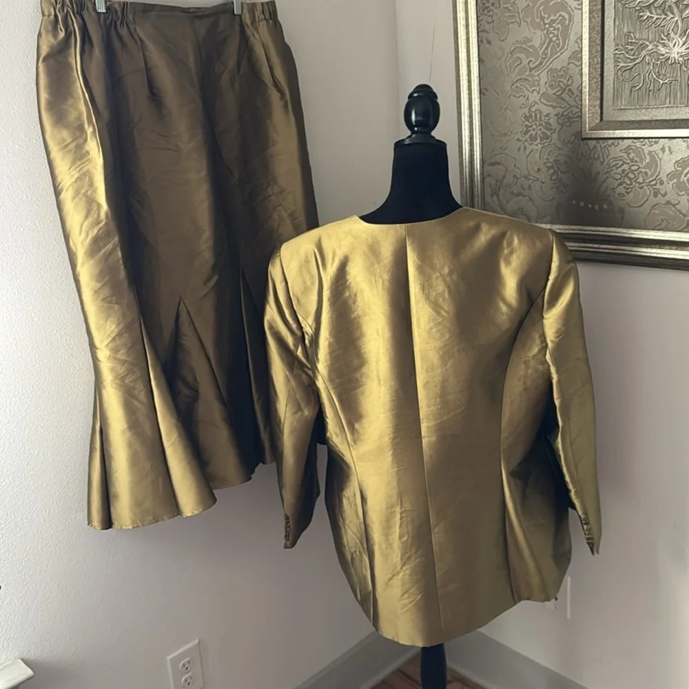 Solini Collections Sz 18 beaded two piece skirt and blazer olive green sheen set
